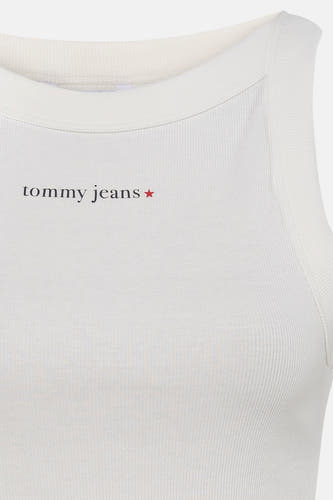 Witte ribbel tanktop van TOMMY JEANS met klein logo en rode ster op borst, close-up voorzijde