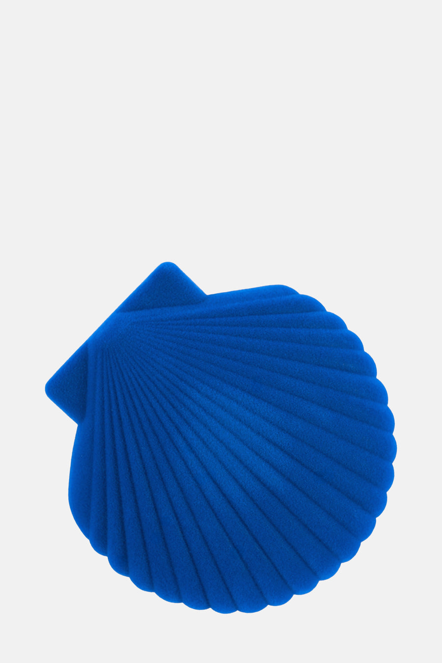 Cadeau bleu de DOIY, sous la forme d'une coquille stylisée avec une texture veloutée.