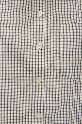 Chemise beige à longues manches d'ENVII, avec un motif à carreaux et une poche po poitrine.