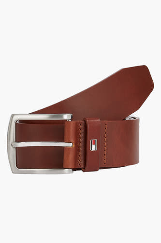 Ceinture de cuir brun TOMMY JEANS, avec boucle et logo argentés.