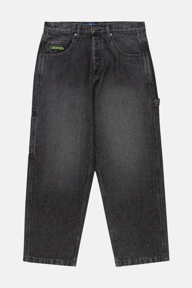 Jean wide délavé de DC SHOES, avec poches et passant à outils sur le côté.