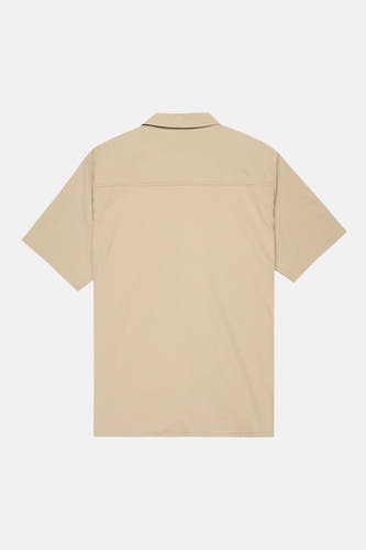 Chemise marron à manches courtes de DC SHOES, tissu uni avec un col droit et des manches courtes, vue arrière.