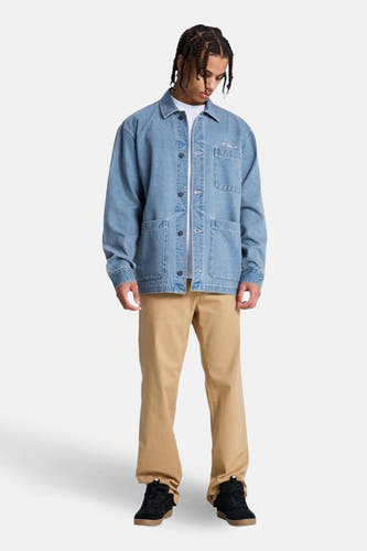 Veste en jean en denim bleu clair de DC SHOES, avec des poches plaquées et une coupe décontractée.
