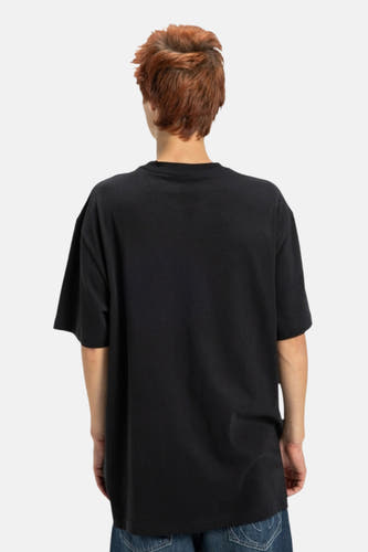 Zwart T-shirt met korte mouwen van DC SHOES, met een losse pasvorm en effen design.