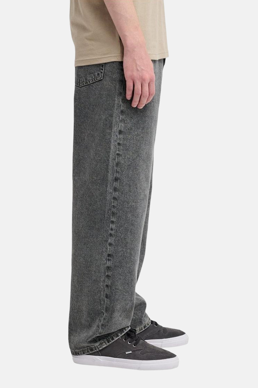 Jean large gris d'ELEMENT avec effet délavé, vu de côté.
