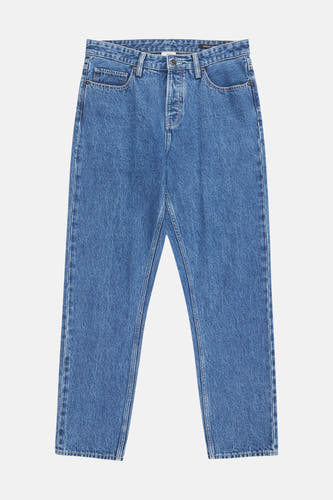 Jean droit en denim bleu moyen d'ELEMENTLEMENT avec des poches class et et des surpiqures.