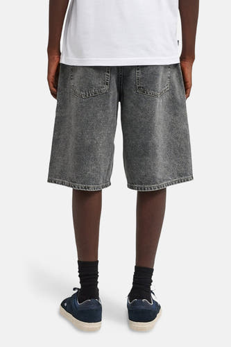 Denim jeansshort in mid grey, van ELEMENT, met achterzakken en een losse pasvorm.