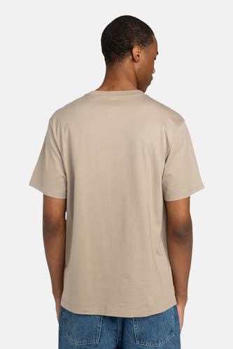 T-shirt beige à manches courtes d'ELEMENT, vu de derrière, associé à un jean bleu.