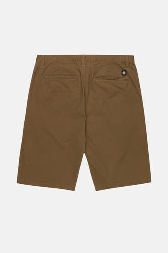 Bruine short van ELEMENT, met achterzakken en een klein logo op de rechterzak.