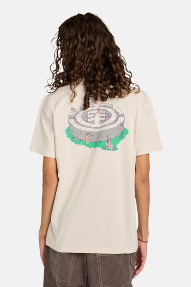 T-shirt écru d'ELEMENT, avec une impression ronde sur l'arrière et des manches courtes.