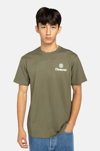 T-shirt vert avec manches courtes d'ELEMENT, avec un petit logo sur la poitrine, associé à un jean.