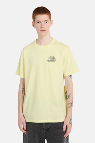 T-shirt jaune à manches courtes de ELEMENT, avec un imprimé graphique au dos.