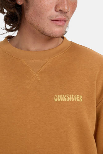 Pull-over orange Quiksilver avec col rond et logo sur la poitrine.