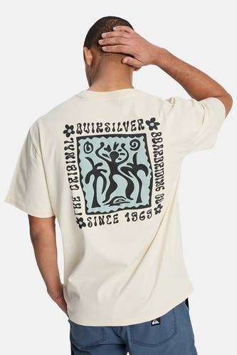 T-shirt écru à manches courtes Quiksilver, avec un imprimé graphique sur la poitrine.
