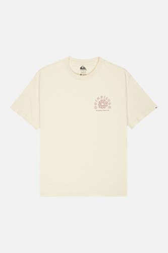 T-shirt écru Quiksilver avec un imprimé floral circulaire sur la poitrine et un petit logo sur la manche.