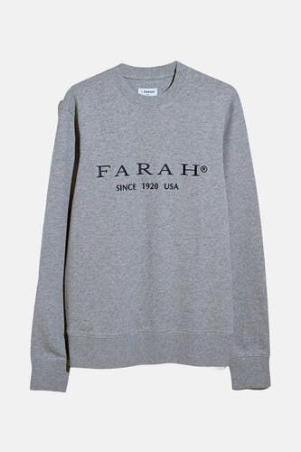 Gilet gris de FARAH, avec un col rond et le logo de la marque bleu marine sur la poitrine.