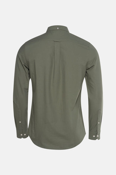 Chemise verte à manches longues de Farah, vue de derrière, avec des boutons sur les poignets.