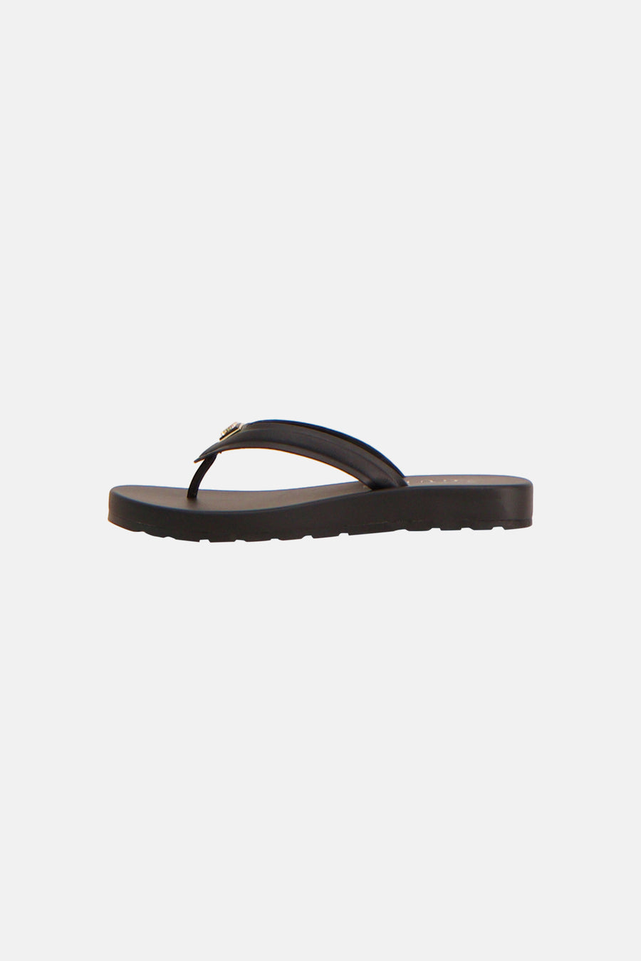 Tongs noirs Guess® avec un détail doré sur la bride, vus de côté.