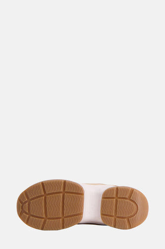 Sneakers marrons de Guess avec une semelle profilée.