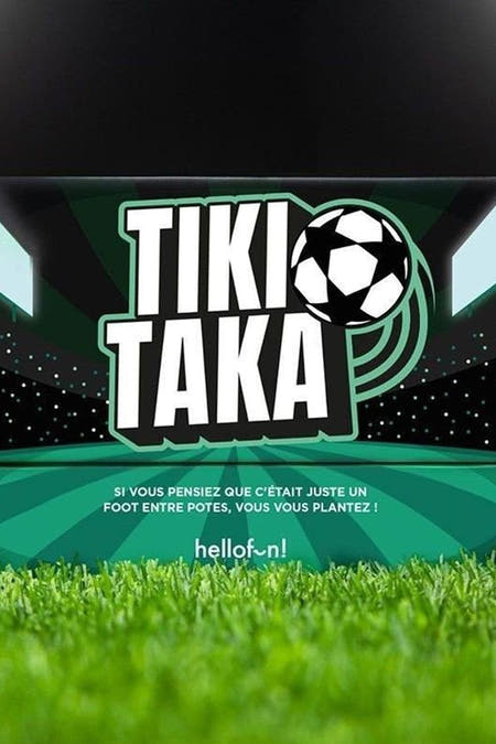 Cadeau multicolore d'HELLOFUN, avec "TIKI TAKA" et une illustration de football sur un fond abstrait vert.