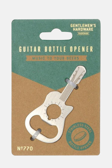 Ouverture de bouteille de guitare multicolore de Gentlemen's Hardware, emballée dans un support cartonné avec logo de marque.