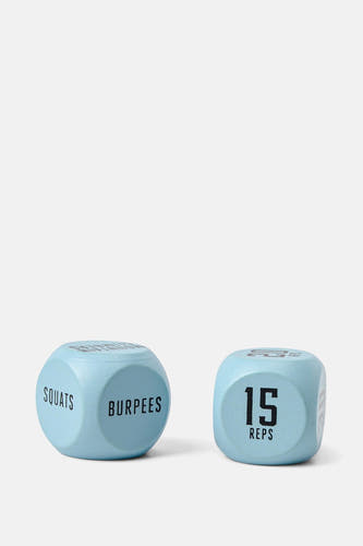 Boules de fitness bleu clair de Gentlemen's Hardware avec des exercices et le nombre de répétitions en texte noir.