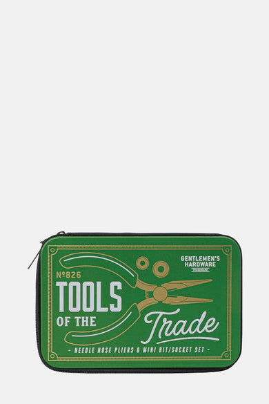 Lot de cadeaux multicolores de Gentlemen's Hardware avec des images d'outils sur un fond vert.