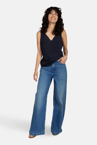 Jean en denim bleu moyen large de Lee Cooper, à jambes larges et coupe décontractée.