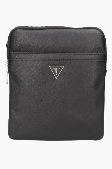 Sac à dos noir de Guess, avec une sangle d'épaule ajustable et une fermeture éclair argentée, vu de l'arrière.