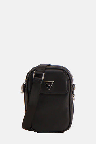 Sac à dos noir de Guess, avec une sangle d'épaule ajustable et des détails argentés.