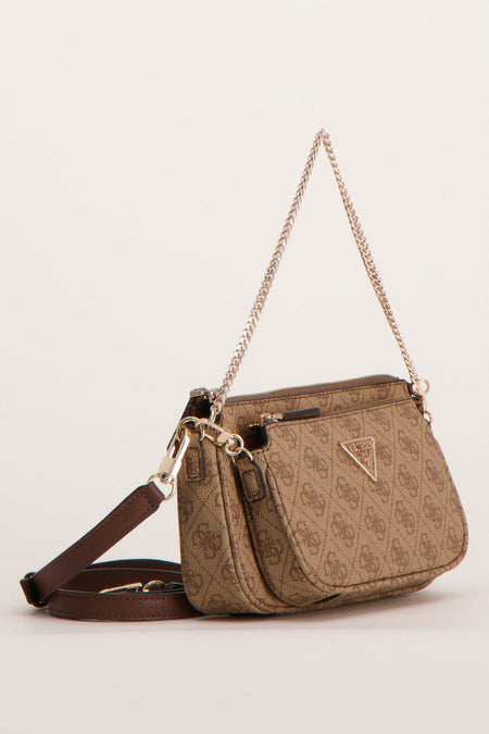 Sac bandoulière Bruine avec imprimé logo et chaîne argentée de Guess, avec bandoulière marron effet cuir et emblème triangulaire