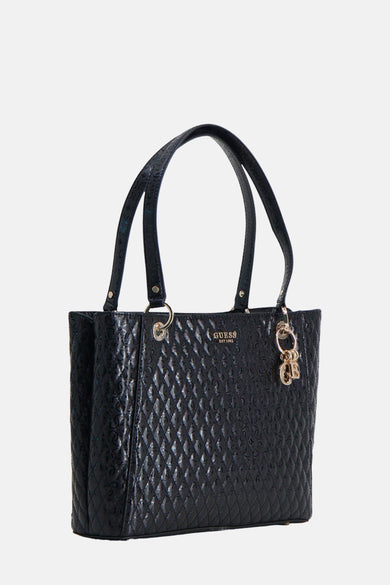 Sac à dos noir de Guess avec un logo partout et des détails dorés.