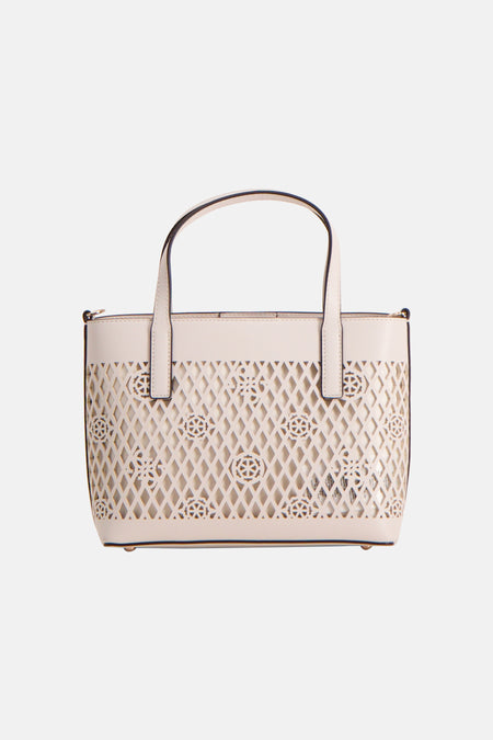 Witte handtas van Guess, met een opengewerkt ruitpatroon en decoratieve bloemmotieven.