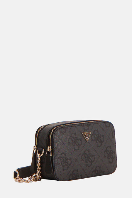 Grijze Guess schoudertas met logo en zilverkleurige details.
