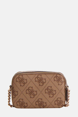 Bruine schoudertas van Guess, met een bruin monogrampatroon en gouden kettingriem.
