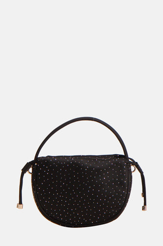 Zwarte handtas met zilveren studs.
