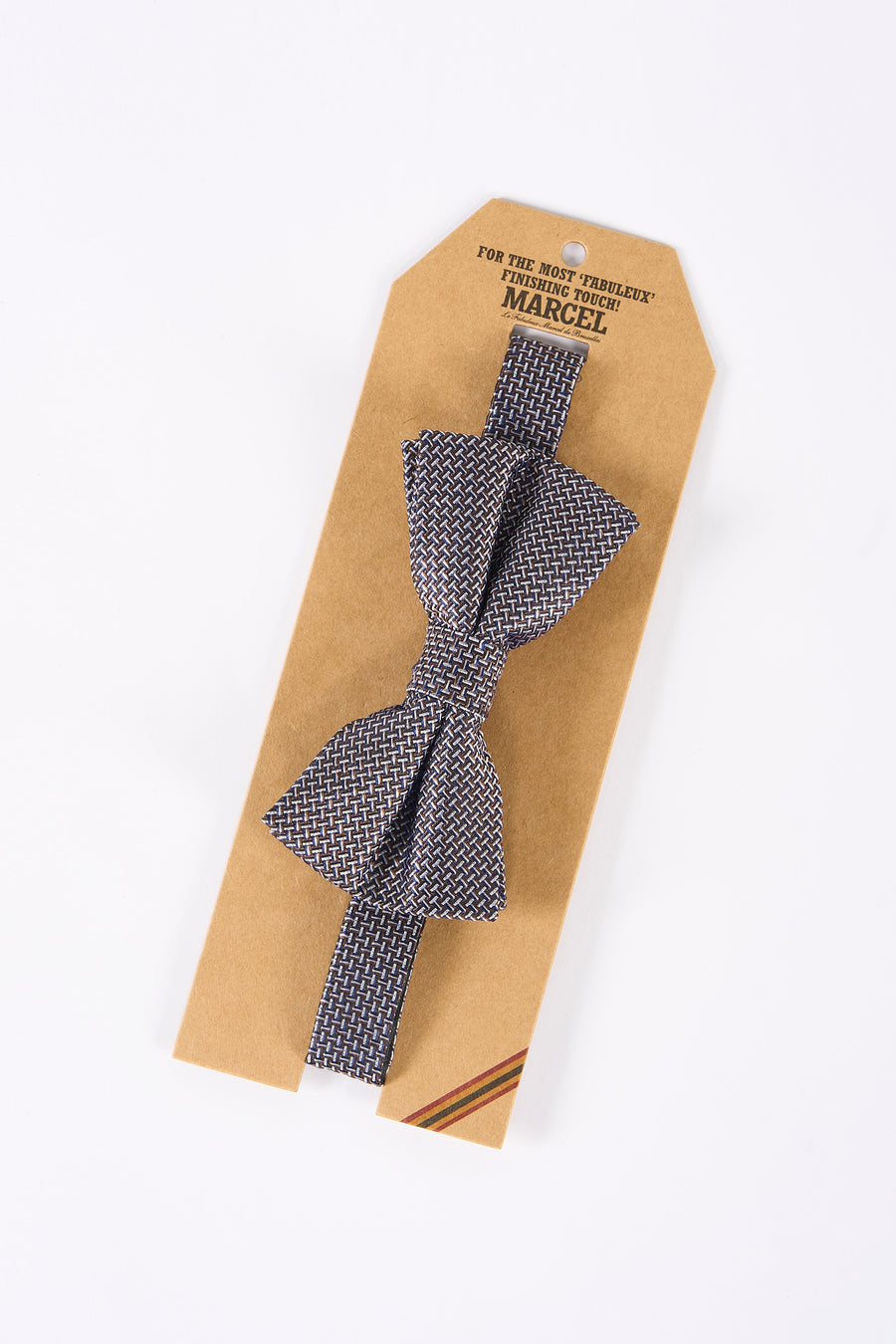Bandeau brun de Le Fabuleux Marcel de Bruxelles, présenté avec un motif tissé subtil sur une carte en carton.