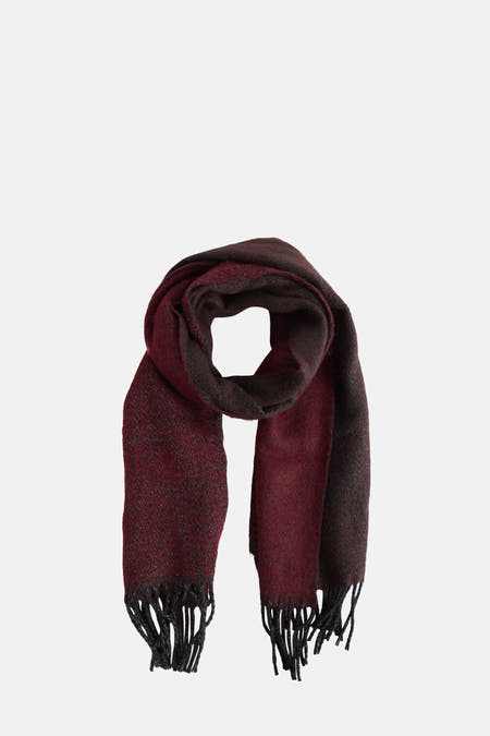 Écharpe d'hiver Bordeaux avec franges et motif tissé subtil par Access®.