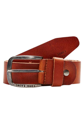 Ceinture en cuir brun d'ACCESSORIES BY JACK & JONES, avec logo et année gravés.