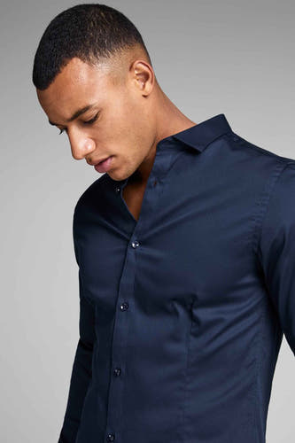 Chemise bleue à manches longues de PREMIUM by JACK & JONES, boutonnée et lisse.