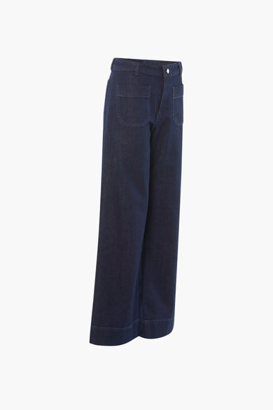 Jean décontracté en denim de Lee Cooper®, dans une couleur bleu foncé uni avec des poches arrière.