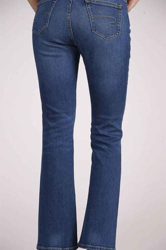 Jean bootcut en denim bleu moyen de Lee Cooper, avec des poches arrière visibles.