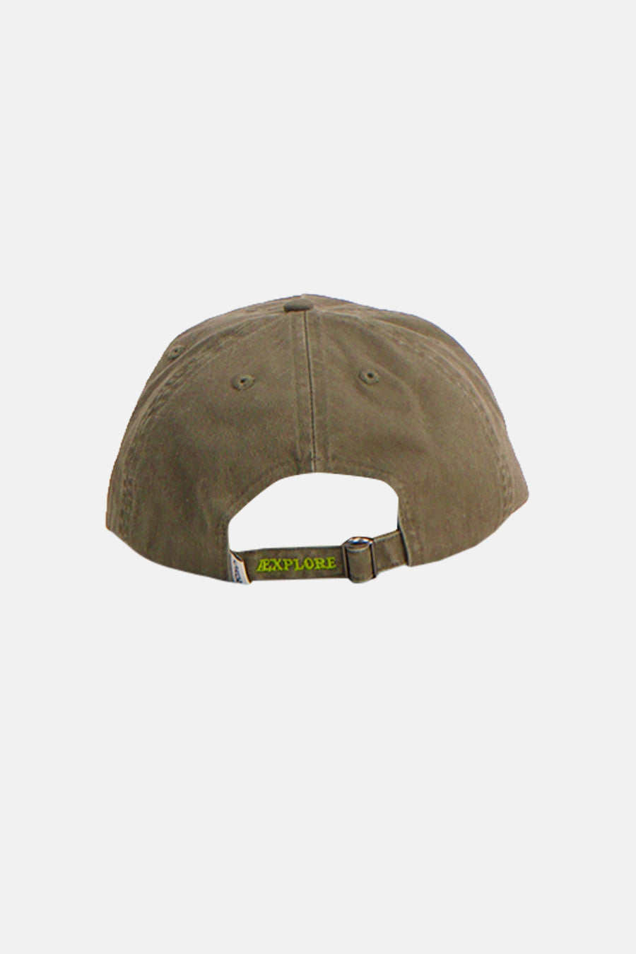 Casquette verte de LAKOR, avec sangle réglable à l'arrière avec le mot "EXPLORE" imprimé en lettres vert vif.