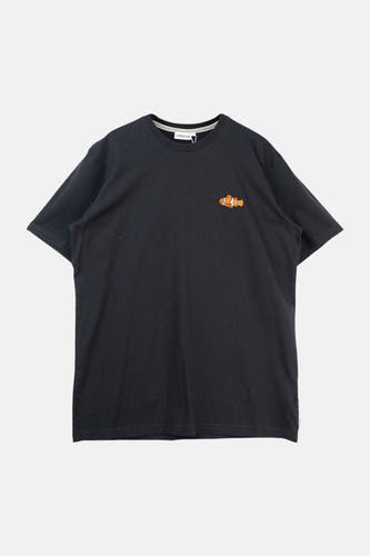T-shirt noir à manches courtes de LAKOR, avec un poisson-clown orange brodé sur la poitrine.
