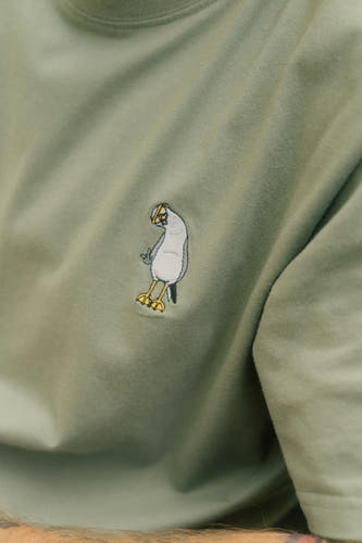 T-shirt vert à manches courtes de LAKOR, avec motif d'oiseau brodé sur la poitrine.