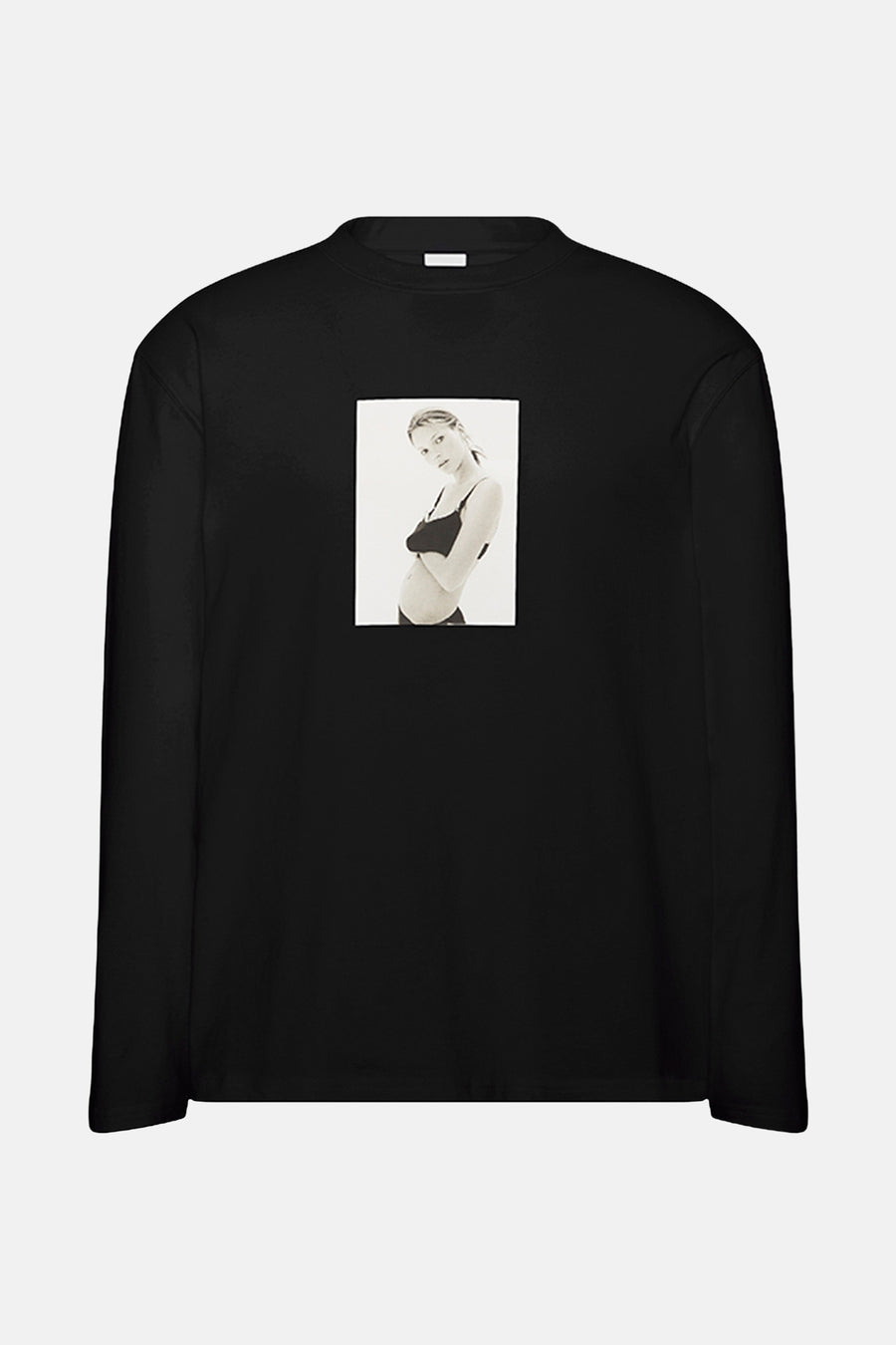 Zwart longsleeve shirt met een foto van een vrouw.