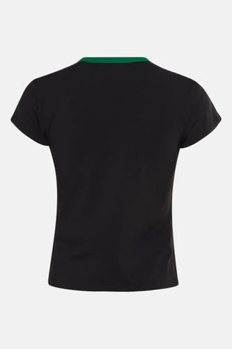 T-shirt noir à manches courtes de Calvin Klein, avec une ligne de col verte.