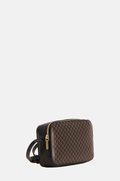 Sac à dos noir de Calvin Klein, avec un motif de logos et une fermeture éclair dorée.