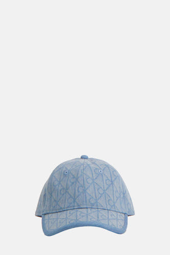 Blauwe pet van Calvin Klein, met all-over logo patroon en een klassieke baseball cap pasvorm.
