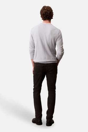 Jean slim fit noir de Calvin Klein, avec un dos et des détails subtils.